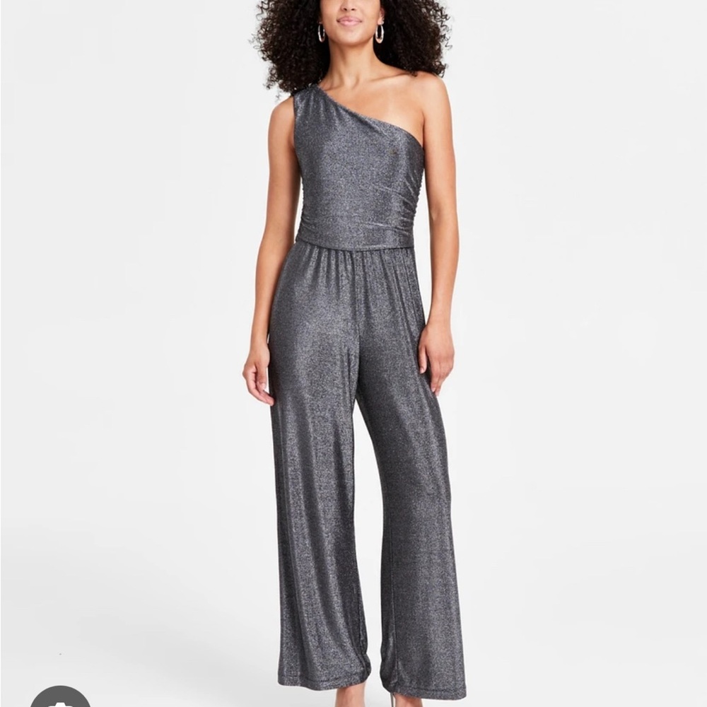 Elegant One-Shoulder Silver Jumpsuit